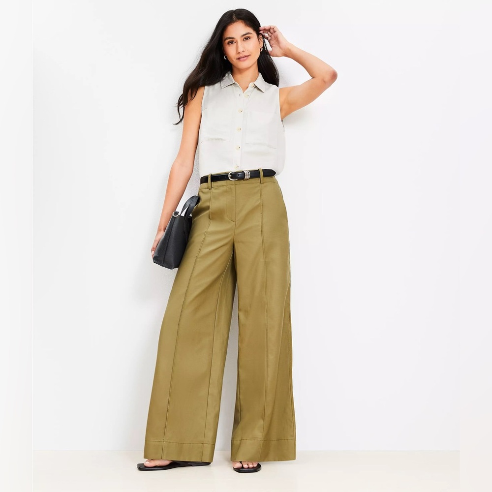 NWT Pintucked Wide Leg Pants